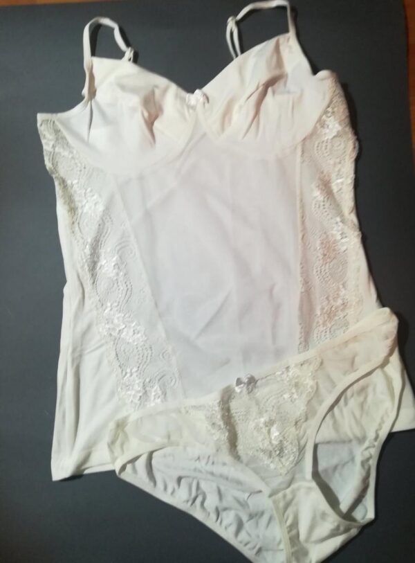 Жіноча спідня білизна майка та трусики з мереживом, розмір XL48-50 Maranda lingerie 677 — фото 5