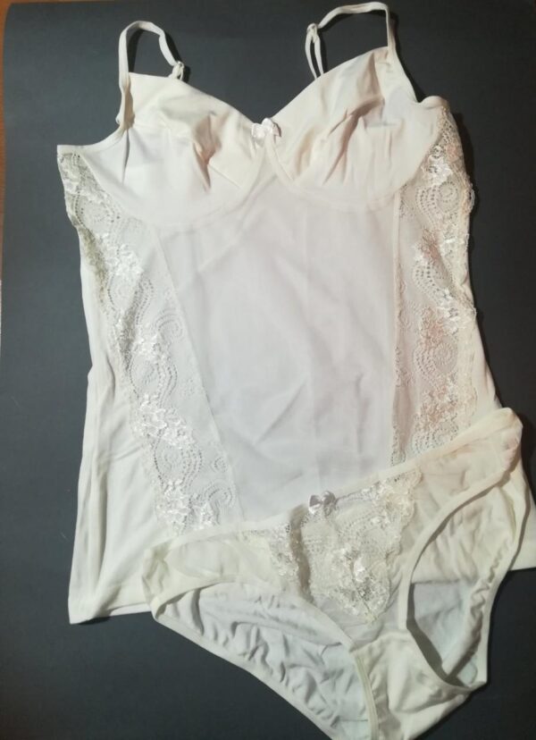 Жіноча спідня білизна майка та трусики з мереживом, розмір XL48-50 Maranda lingerie 677 — фото 7