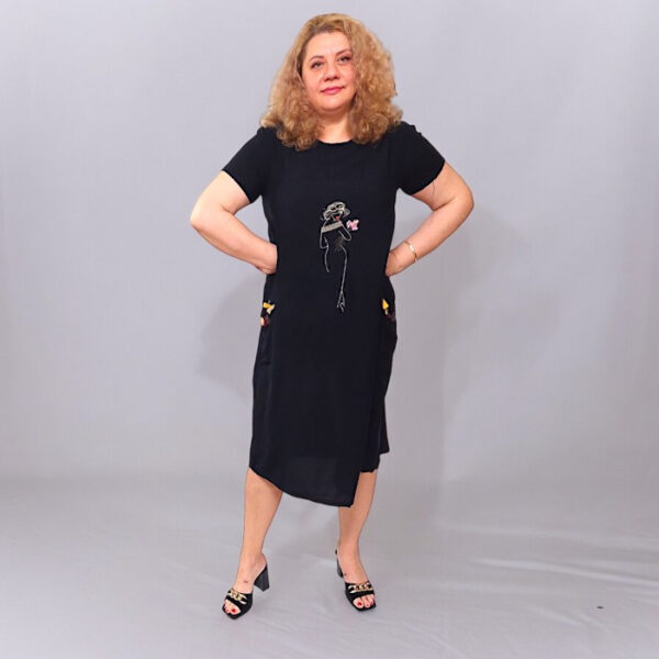 Літня сукня зі штапелю з вишивкою Merve Moda 128, Туреччина, чорна, розмір 54 (2XL) — фото 5