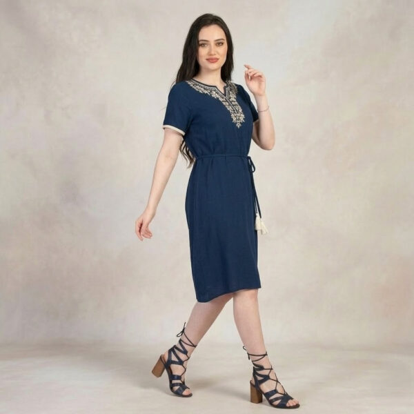 Турецьке літнє плаття міді зі штапелю з вишивкою Merve Moda 426, синє, розмір 3XL (56) — фото 2