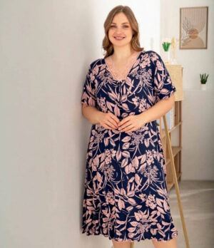 Нічна сорочка великого розміру з мереживом Miss Meryem (Туреччина), віскоза, темно-синя з пудровими квітами, 6322, розмір 5XL